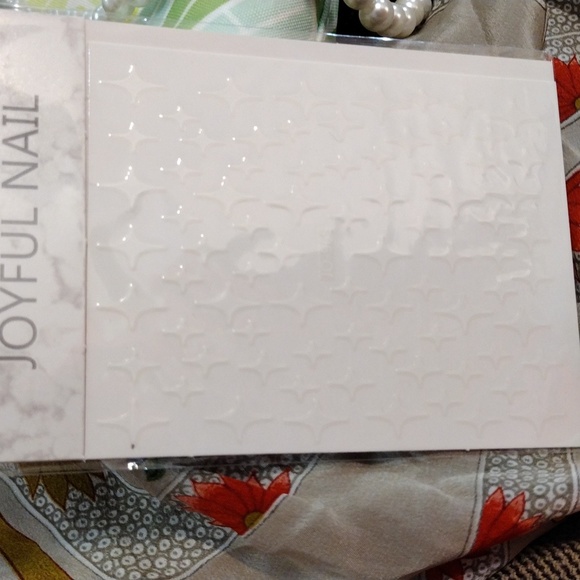 EUC Clinique Makeup Bag and Goodies - Picture 8 of 14